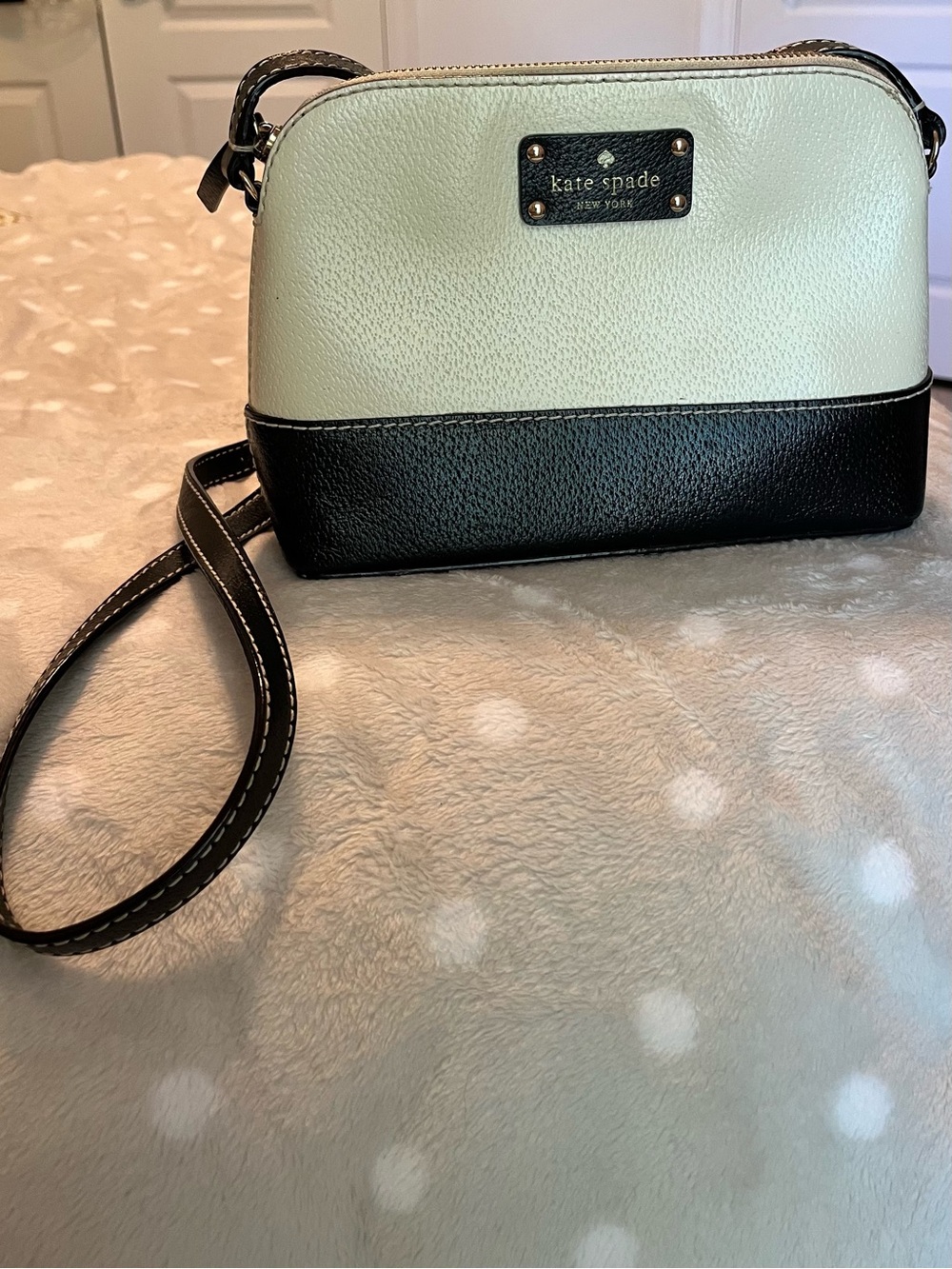 Vintage Kate Spade Beige and Black Two-Tone Crossbody Bag